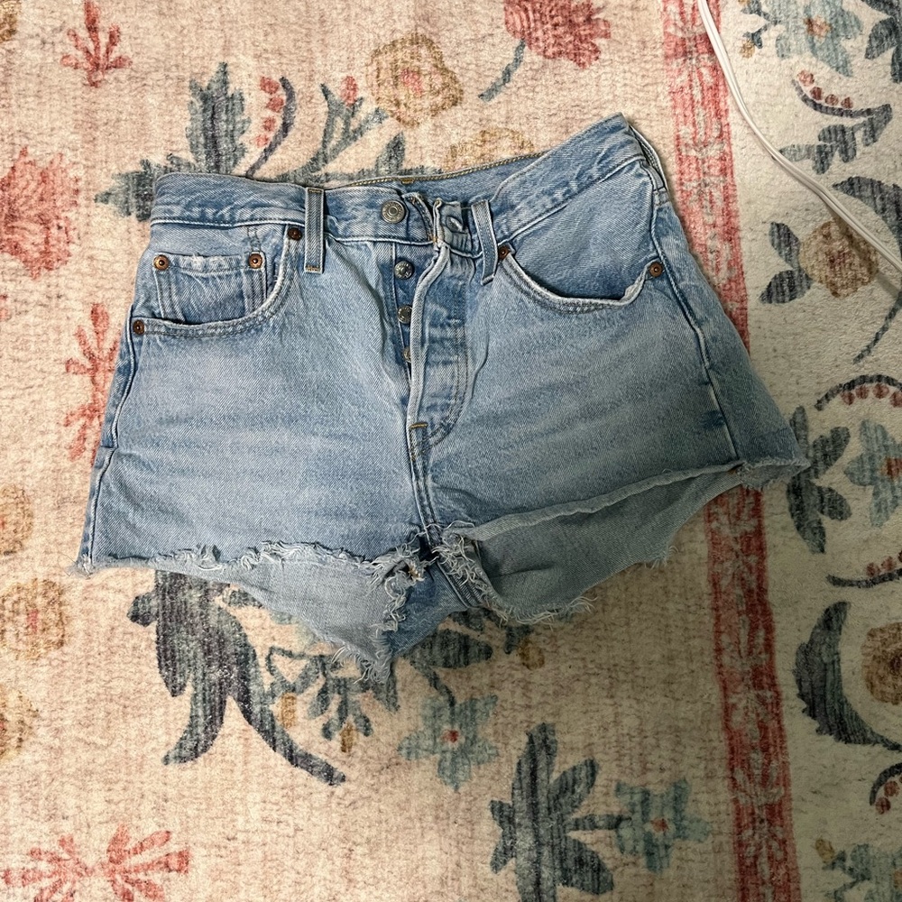 Levi High Waisted Short 27